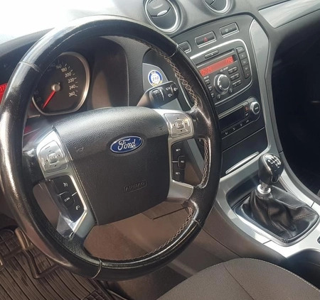 Ford Mondeo cena 16900 przebieg: 240000, rok produkcji 2011 z Staszów małe 436